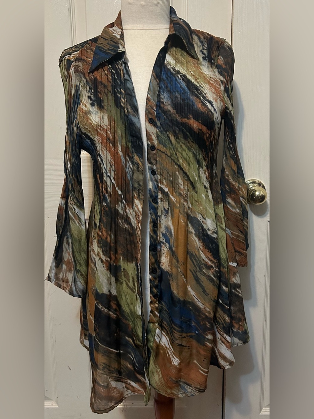 Allison Taylor Multicolor Abstract Pleated Button-Down Shirt